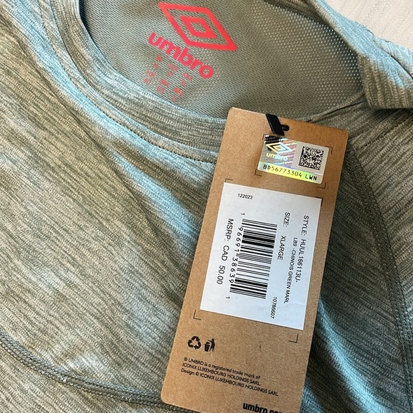 NEW Women’s Umbro Athletic Shirt - Picture 4 of 6